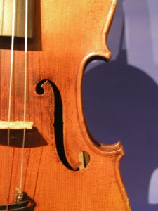 viola side look