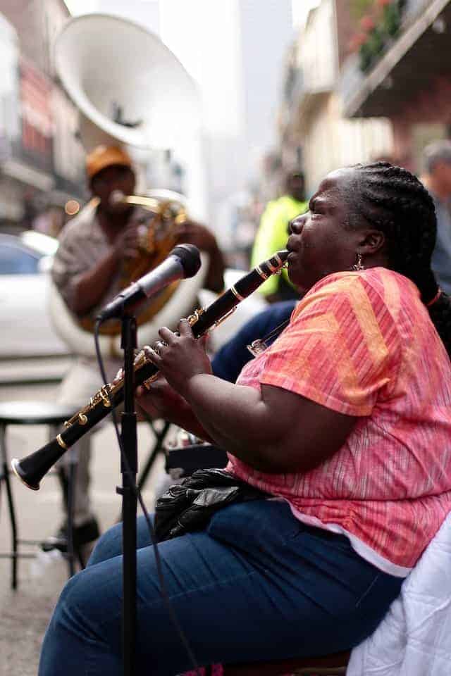 clarinet player busking