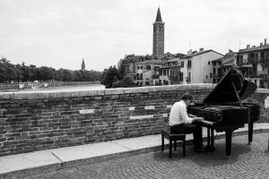 How to care for a piano: avoid humidity