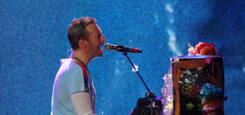 How to sing like Chris Martin of Coldplay